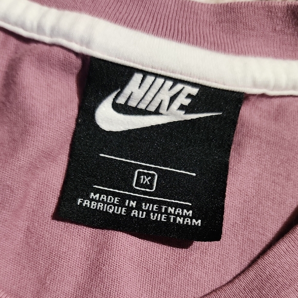 NIKE | Women's Dusty Rose Short Sleeve Athletic Sporty Varisty Stripe Tee | 1X - Picture 2 of 10